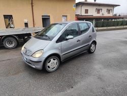 Grigio Usata 2001 Mercedes A170 Due volumi | 320 € (Buon prezzo)