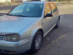 Argento Usata 2001 VW Golf IV Comfortline Tre volumi | 600 € (Super prezzo)