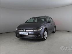 Grigio Usata 2023 VW Polo Style Tre volumi | 17.900 € (Buon prezzo)