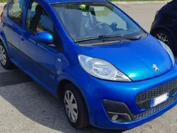 Blu/azzurro Usata 2013 Peugeot 107 Active Due volumi | 5500 € (Buon prezzo)