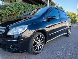 Nero Usata 2006 Mercedes B180 Monovolume | 3200 € (Molto cara)