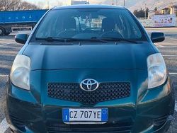Verde Usata 2006 Toyota Yaris Verso Sol Monovolume | 2300 €
