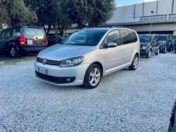 Argento Usata 2015 VW Touran Comfortline Monovolume | 8999 € (Buon prezzo)