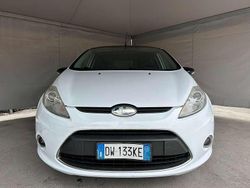 Usata 2009 Ford Fiesta Titanium Tre volumi | 2999 € (Buon prezzo)