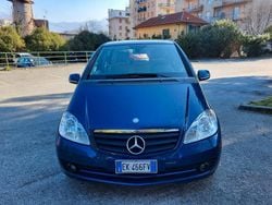 Bluazzurro Usata 2011 Mercedes A180 Style Tre volumi | 5200 € (Buon prezzo)