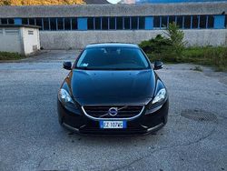 Nero Usata 2015 Volvo V40 Kinetic Station wagon | 8900 € (Buon prezzo)
