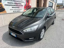 Grigio Usata 2017 Ford Focus S Tre volumi | 9900 € (Buon prezzo)