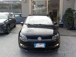 Nero Usata 2015 VW Polo Comfortline Tre volumi | 7900 € (Buon prezzo)