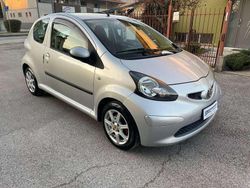 Grigio Usata 2006 Toyota Aygo Sol Due volumi | 2350 € (Buon prezzo)