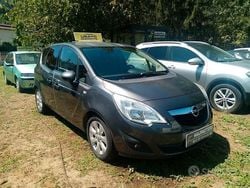 Grigio Usata 2013 Opel Meriva Cosmo Monovolume | 3800 € (Buon prezzo)
