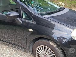 Nero Usata 2008 Fiat Punto Tre volumi | 2750 € (Buon prezzo)