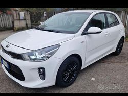 Bianco Usata 2020 Kia Rio Tre volumi | 12.200 € (Buon prezzo)