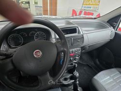 Usata 2011 Fiat Punto Active Tre volumi | 2900 € (Super prezzo)