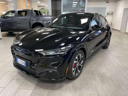 Absolute black Usata 2022 Ford Mustang Mach-E Standard Range SUV | 30.900 € (Buon prezzo)