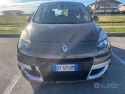 Beige Usata 2009 Renault Scénic III Monovolume | 1800 € (Ottimo prezzo)