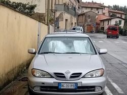 Grigio Usata 2000 Nissan Primera Tre volumi | 1200 €