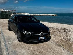 Nero Usata 2020 Mercedes CLA200 Shooting Brake Station wagon | 28.999 € (Super prezzo)