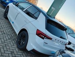 Bianco Nuova 2025 Skoda Fabia Tre volumi | 21.300 € (Cara)