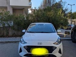 Bianco Usata 2021 Hyundai i10 Advanced Due volumi | 10.245 € (Buon prezzo)