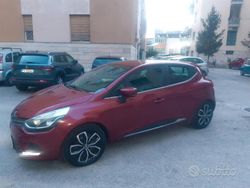 Rosso Usata 2016 Renault Clio IV Due volumi | 5500 € (Buon prezzo)