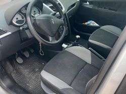 Usata 2008 Peugeot 207 | 1000 € (Buon prezzo)