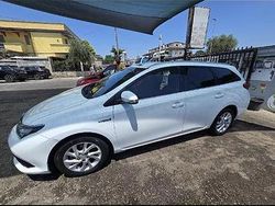 Bianco Usata 2019 Toyota Auris Hybrid Station wagon | 14.800 €