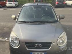 Grigio Usata 2011 Kia Picanto Due volumi | 2600 € (Buon prezzo)