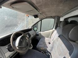 Bianco Usata 2000 Renault Traffic Tre volumi | 1500 €