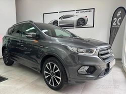 Grigio Usata 2019 Ford Kuga ST-Line SUV | 15.900 € (Ottimo prezzo)