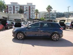 Blu Usata 2018 Hyundai i30 Style Tre volumi | 9200 € (Buon prezzo)