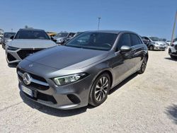 Grigio Usata 2021 Mercedes A180 Executive Tre volumi | 23.590 € (Ottimo prezzo)