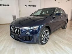Blu/azzurro Usata 2018 Maserati Levante GranLusso SUV | 30.500 € (Ottimo prezzo)