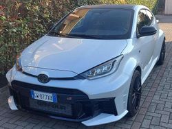 Bianco Usata 2024 Toyota Yaris Tre volumi | 59.900 €