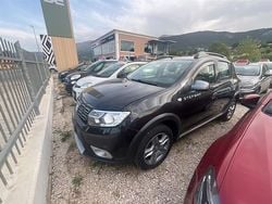 Nessuno Usata 2017 Dacia Sandero Lauréate Due volumi | 9500 € (Cara)