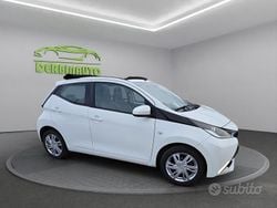 Bianco Usata 2016 Toyota Aygo X-cite Due volumi | 5999 € (Ottimo prezzo)