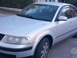 Grigio Usata 1999 VW Passat Tre volumi | 2200 €