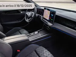 Argento Nuova 2024 VW Passat R-line Plus Station wagon | 55.000 € (Molto cara)