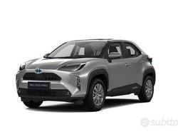 Grigio Nuova 2025 Toyota Yaris Cross Trend SUV | 28.800 € (Cara)