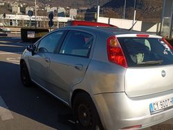 Usata 2005 Fiat Grande Punto Due volumi | 1800 €