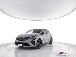 Grigio Usata 2024 Renault Clio V Techno Tre volumi | 15.300 € (Buon prezzo)