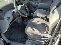 Nero Usata 2000 Toyota Yaris Verso Sol Monovolume | 1500 €