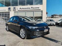 Grenadill black met. Usata 2025 VW Golf VIII IQ Drive Tre volumi | 30.900 € (Buon prezzo)