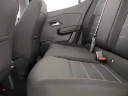 Rosso Usata 2022 Dacia Sandero Comfort Due volumi | 13.450 € (Buon prezzo)