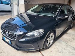 Nero Usata 2014 Volvo V40 Momentum Tre volumi | 5950 € (Buon prezzo)