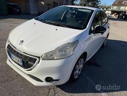 Bianco Usata 2013 Peugeot 208 Due volumi | 2950 € (Buon prezzo)