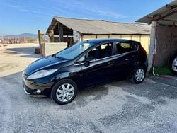 Nero Usata 2010 Ford Fiesta Tre volumi | 3000 € (Buon prezzo)