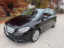 Nero Usata 2014 Mercedes B180 Executive Monovolume | 8900 € (Buon prezzo)