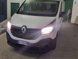 Bianco Usata 2015 Renault Trafic Monovolume | 3990 € (Buon prezzo)