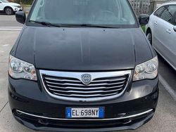 Nero Usata 2012 Lancia Voyager Gold Monovolume | 10.400 € (Cara)