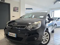 Nero Usata 2014 Kia Rio Active Tre volumi | 6300 € (Buon prezzo)